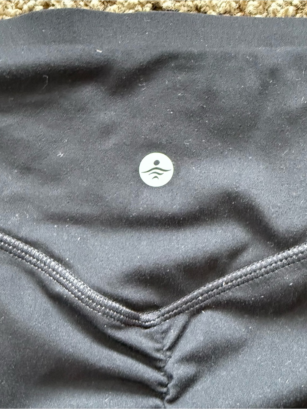 HALARA Black High-Waist Performance Leggings w/ Pockets - Size Medium - Picture 4 of 4